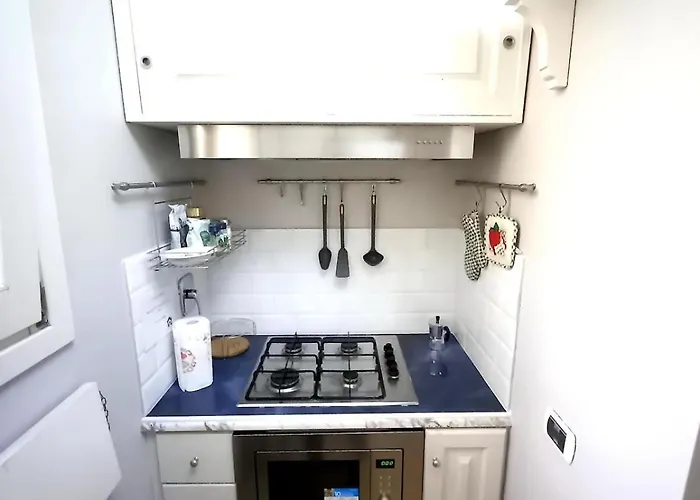 Apartment Piazza Di Spagna, Ground Floor, Historic Center *